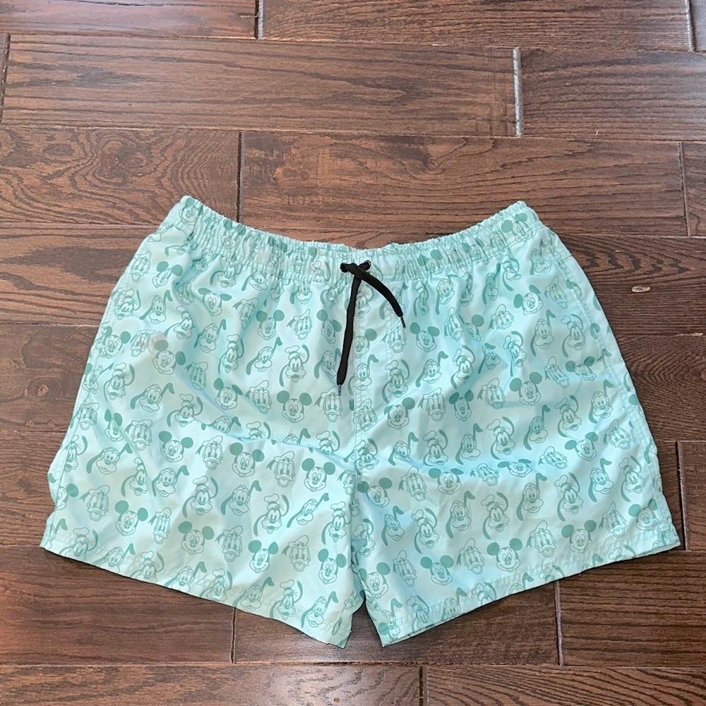 Disney green character shorts for men size XLarge with pockets